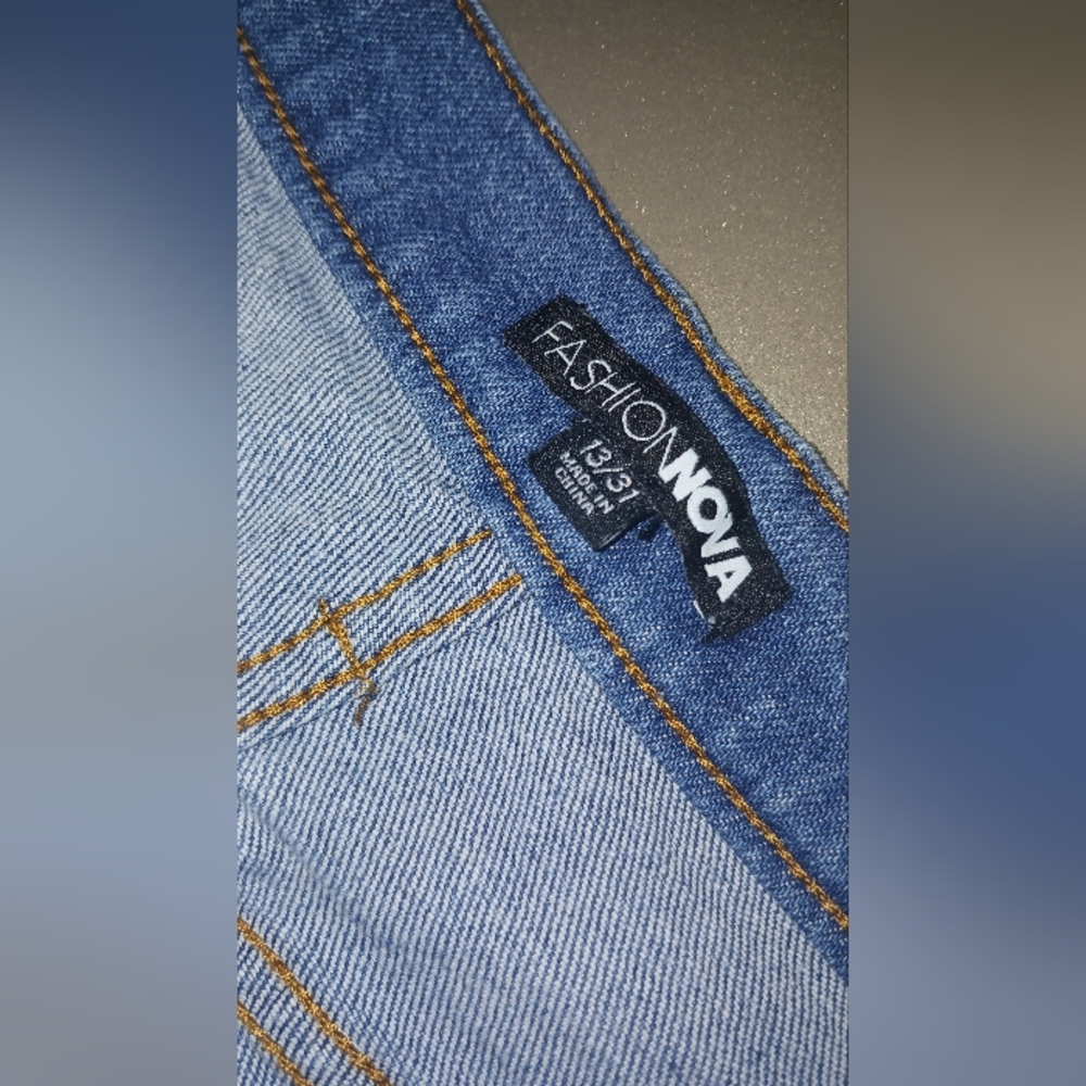 Wide Leg High Rise Jeans - Picture 2 of 3